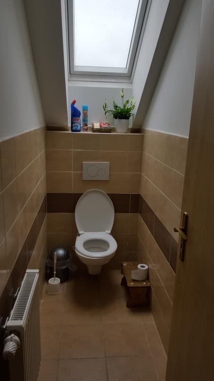 Farm Stay Nh Stables Nyrany Екстериор снимка