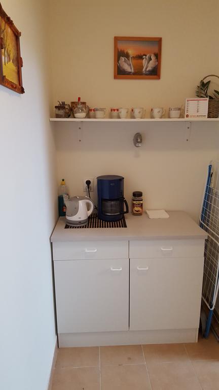 Farm Stay Nh Stables Nyrany Екстериор снимка