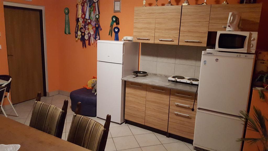 Farm Stay Nh Stables Nyrany Екстериор снимка