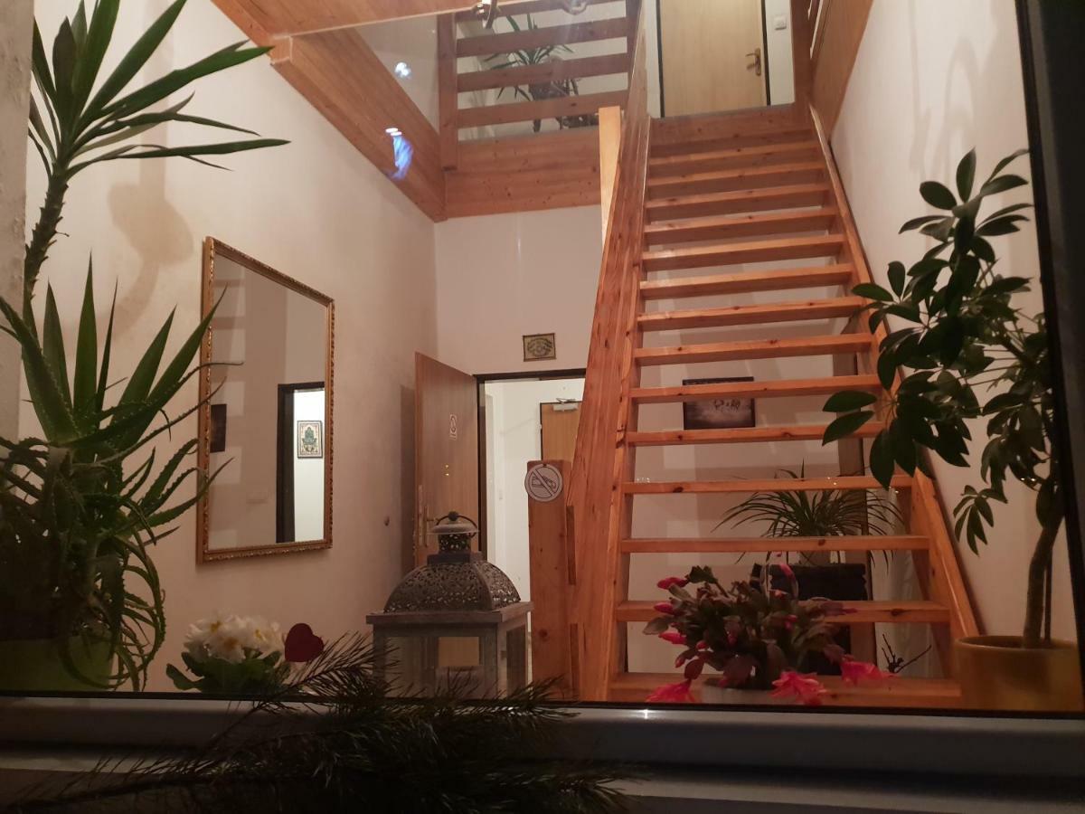 Farm Stay Nh Stables Nyrany Екстериор снимка