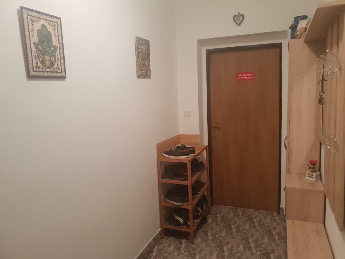 Farm Stay Nh Stables Nyrany Екстериор снимка
